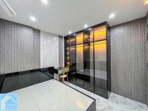 BÁN NHÀ 1 TRỆT 1 LỮNG mới đẹp (gần Chợ Bà Bộ). Trục chính Hẻm xe hơi tới nhà