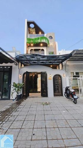 Bán nhà 1 Trệt 2 Lầu - full nội thất - Hoàn Công - Đường D14, KDC Hồng Loan 6A Bán nhà 1 Trệt 2 Lầu - full nội thất - Hoàn Công - Đường D14, KDC Hồng Loan 6A