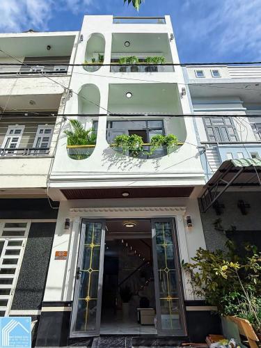 BÁN NHÀ 1 TRỆT 2 LẦU + 1 TẦNG SÂN THƯỢNG KDC THỚI NHỰT 1