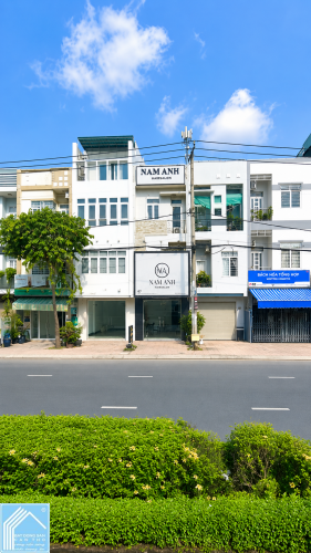 Bán Nhà 1 trệt 2 lầu 2 Mặt tiền đường Nguyễn Văn Cừ, kế trường cao đẳng Y Tế Cần Thơ