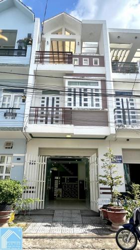 Bán nhà 1 trệt 2 lầu đường b18 kdc 91b