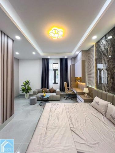 Bán Nhà 1 Trệt 2 Lầu Đường D13 - KDC Hồng Loan Cần Thơ