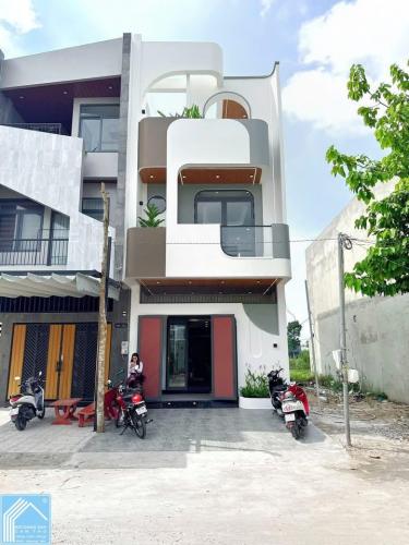 Bán Nhà 1 Trệt 2 Lầu đường D15 KDC Hồng Loan Cần Thơ