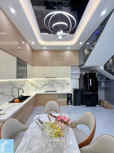 Bán Nhà 1 Trệt 2 Lầu đường D6 KDC Hồng Loan Cần Thơ