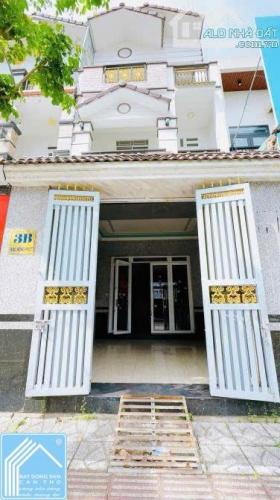 BÁN NHÀ 1 TRỆT 2 LẦU ĐƯỜNG TRẦN HOÀNG NA - KDC HỒNG PHÁT B. Có hợp đồng thuê 3 năm.