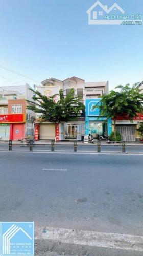 BÁN NHÀ 1 TRỆT 2 LẦU ĐƯỜNG TRẦN HOÀNG NA - KDC HỒNG PHÁT B. Có hợp đồng thuê 3 năm.