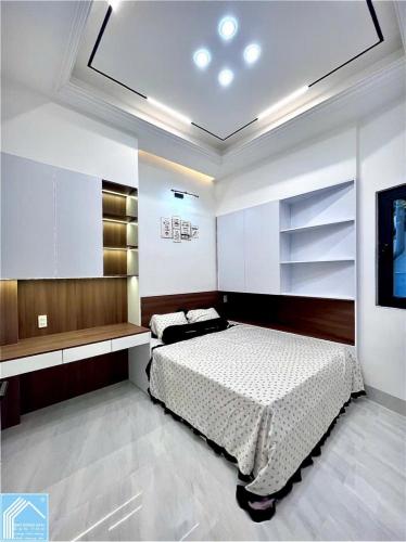 Bán Nhà 1 Trệt 2 Lầu đường Xuân Hồng - Đối diện bệnh viện Nhi, P.Long Tuyền