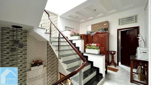 Bán nhà 1 trệt 2 lầu đường xuân thuỷ kdc hồng phát - đoạn gần trần hoàng na
