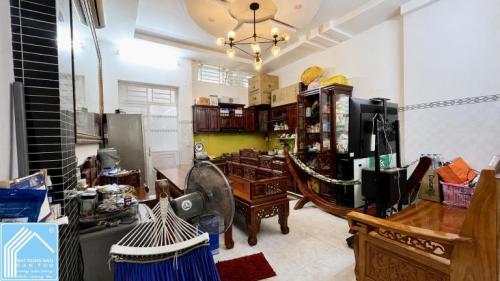 Bán nhà 1 trệt 2 lầu đường xuân thuỷ kdc hồng phát - đoạn gần trần hoàng na