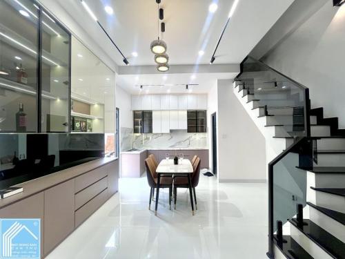 Bán Nhà 1 Trệt 2 Lầu Góc 2 Mặt tiền - cách Hồ Bún Xáng 50m, P.Tân An, TP.Cần Thơ 