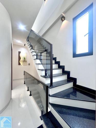 Bán Nhà 1 Trệt 2 Lầu Góc 2 Mặt tiền - cách Hồ Bún Xáng 50m, P.Tân An, TP.Cần Thơ 