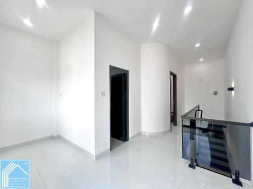 Bán Nhà 1 Trệt 2 Lầu Góc 2 Mặt tiền - cách Hồ Bún Xáng 50m, P.Tân An, TP.Cần Thơ 