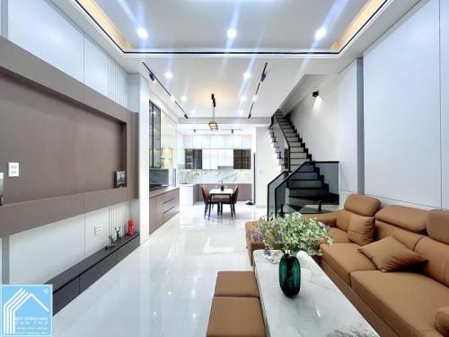 Bán Nhà 1 Trệt 2 Lầu Góc 2 Mặt tiền - cách Hồ Bún Xáng 50m, P.Tân An, TP.Cần Thơ 