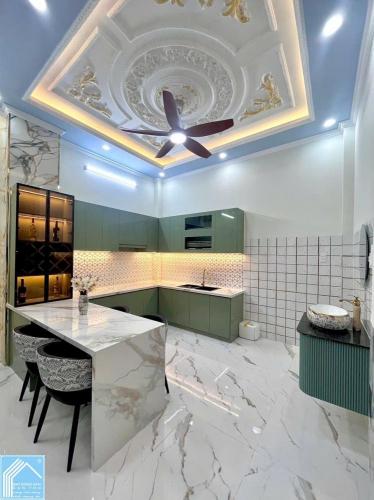 Bán Nhà 1 Trệt 2 Lầu Góc 2 Mặt tiền hẻm 11 đường Nguyễn Văn Linh - Gần Bệnh viện ĐKTW