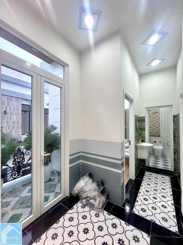 Bán Nhà 1 Trệt 2 Lầu Góc 2 Mặt tiền hẻm 11 đường Nguyễn Văn Linh - Gần Bệnh viện ĐKTW