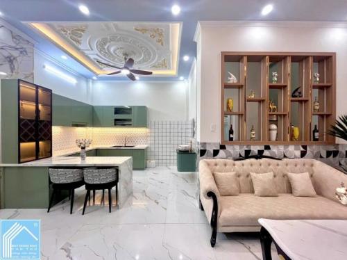 Bán Nhà 1 Trệt 2 Lầu Góc 2 Mặt tiền hẻm 11 đường Nguyễn Văn Linh - Gần Bệnh viện ĐKTW