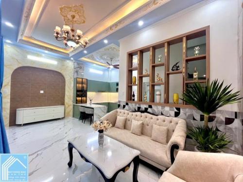 Bán Nhà 1 Trệt 2 Lầu Góc 2 Mặt tiền hẻm 11 đường Nguyễn Văn Linh - Gần Bệnh viện ĐKTW
