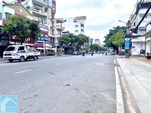 Bán Nhà 1 Trệt 2 Lầu Góc 2 Mặt tiền Lý Tự Trọng - Cách Công viên Lưu Hữu Phước 250m