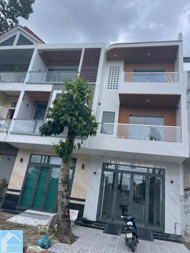 Bán nhà 1 Trệt 2 Lầu , mặt tiền khu dân cư nông thổ sản , giá 6 Tỷ