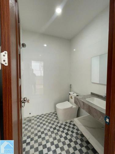 Bán nhà 1 Trệt 2 Lầu , mặt tiền khu dân cư nông thổ sản , giá 6 Tỷ