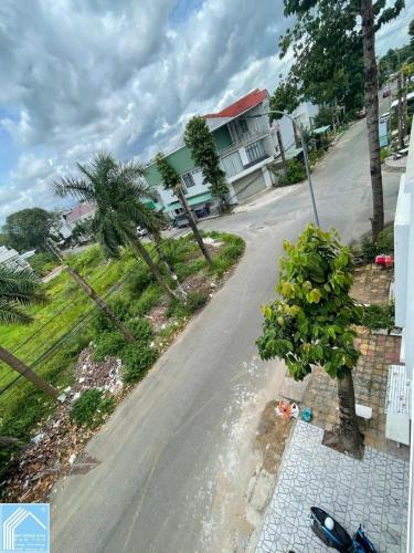 Bán nhà 1 Trệt 2 Lầu , mặt tiền khu dân cư nông thổ sản , giá 6 Tỷ