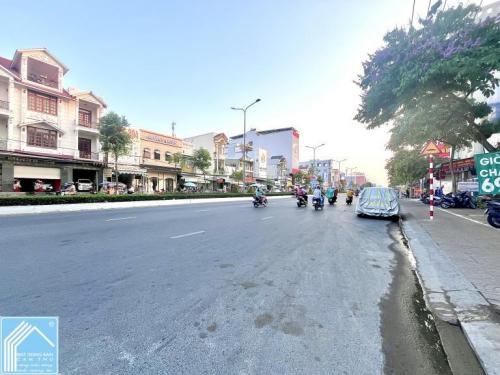 Bán Nhà 1 Trệt 2 Lầu Mặt tiền Nguyễn Văn Cừ - Đoạn gần chợ An Hoà, P.Cái Khế, Cần Thơ