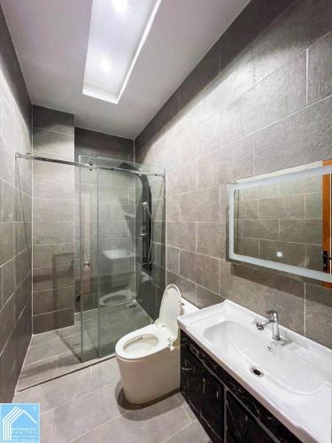  BÁN NHÀ 1 TRỆT 2 LẦU MỚI ĐẸP 4 PHÒNG NGỦ - ĐƯỜNG D6 KHU DÂN CƯ HỒNG LOAN - P.CÁI RĂNG - TP CẦN THƠ