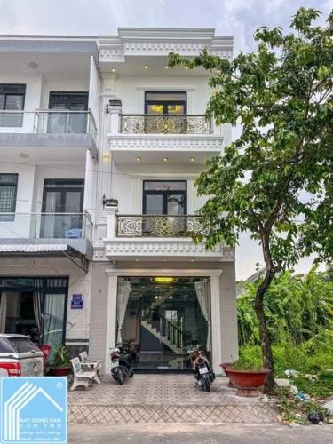  BÁN NHÀ 1 TRỆT 2 LẦU MỚI ĐẸP 4 PHÒNG NGỦ - ĐƯỜNG D6 KHU DÂN CƯ HỒNG LOAN - P.CÁI RĂNG - TP CẦN THƠ