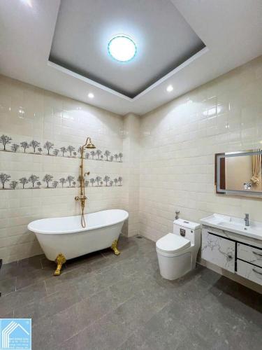  BÁN NHÀ 1 TRỆT 2 LẦU MỚI ĐẸP 4 PHÒNG NGỦ - ĐƯỜNG D6 KHU DÂN CƯ HỒNG LOAN - P.CÁI RĂNG - TP CẦN THƠ