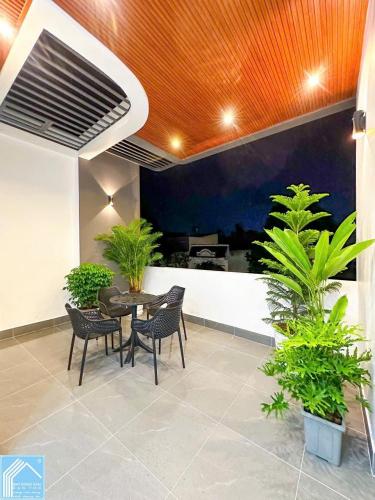 Bán nhà 1 trệt 2 lầu nội thất cao cấp, hiện đại_D7 KDC Hồng Loan