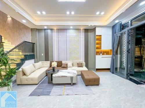 Bán nhà 1 trệt 2 lầu nội thất cao cấp, hiện đại_D7 KDC Hồng Loan