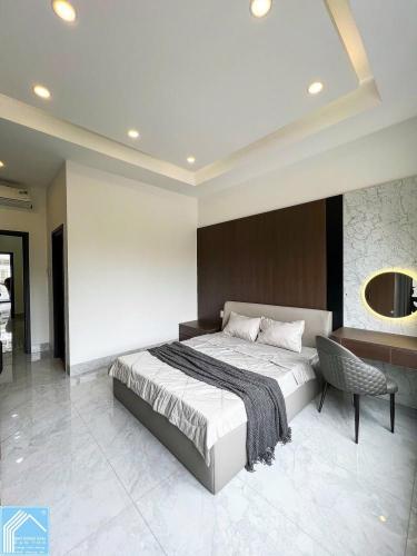 Bán Nhà 1 Trệt 2 Lầu Sân thượng đường B2 KDC 91B 