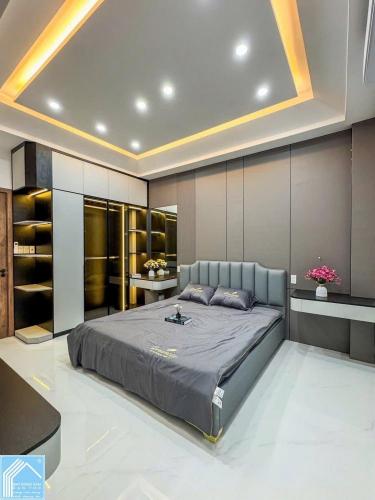 Bán Nhà 1 Trệt 2 Lầu số 122 đường D4 KDC Hồng Loan Cần Thơ