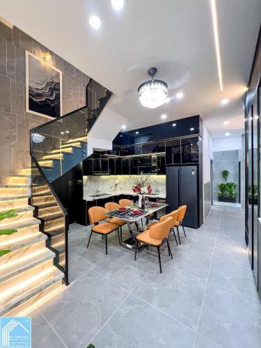 Bán Nhà 1 Trệt 2 Lầu số 37 đường D33 KDC Hồng Loan Cần Thơ