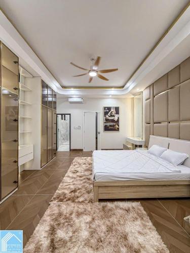 Bán Nhà 1 Trệt 2 Lầu Số 65 đường D1 KDC Hồng Loan Cần Thơ