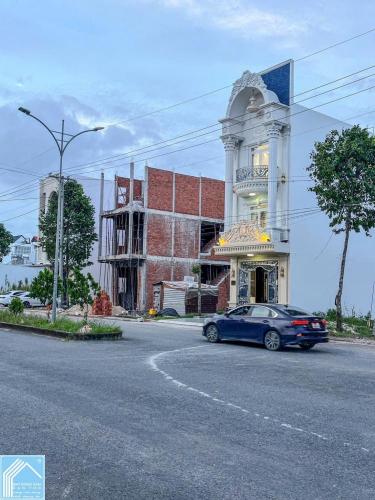 Bán Nhà 1 Trệt 2 Lầu Trục chính số 71 đường D1 KDC Hồng Loan Cần Thơ