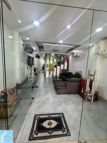 Bán nhà 1 trệt 3 lầu mặt tiền đường lê lợi - đối diện sân vận động cần thơ - 1x tỷ