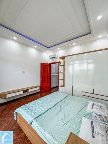 Bán Nhà 1 Trệt 3 Lầu Mặt tiền đường Nguyễn Văn Trỗi - Cặp Vách ĐH Cần Thơ