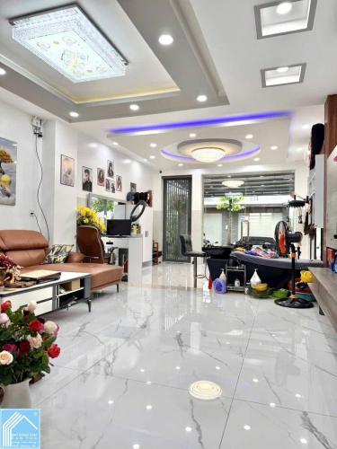 Bán Nhà 1 Trệt 3 Lầu Sân thượng đường D24 KDC Hồng Loan - Gần Quốc Lộ & Trần Hoàng Na