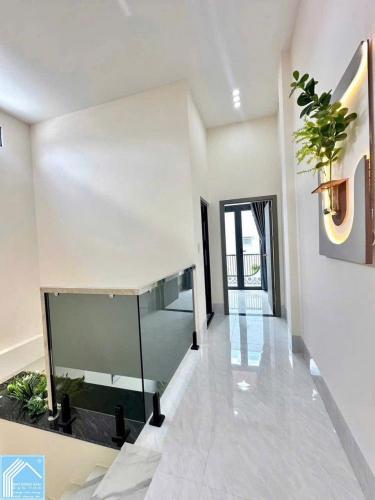 Bán nhà 1T1L - ĐÚC MỚI - Hẻm xe hơi tới nhà (cách MT Võ Văn Kiệt chỉ 250m)