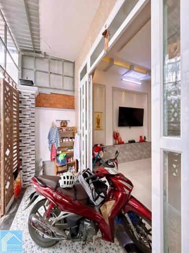 BÁN NHÀ 1T1L - HOÀN CÔNG - RỘNG RÃI. HẺM 388 NG.V.CỪ (Cách ĐẠI NGÂN 150m)