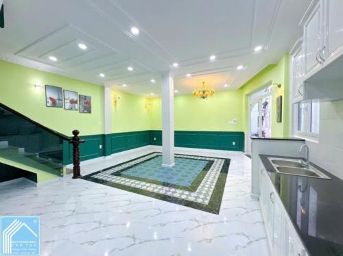 BÁN NHÀ 1T1L, DIỆN TÍCH LỚN - Đầu Hẻm 233 NVCừ. Hẻm gần trường ĐH Công Nghệ - Kỹ Thuật
