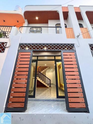 BÁN NHÀ 1T1L đúc - MỚI ĐẸP – gần sát Nhà hàng HOA VIÊN Thành Đạt