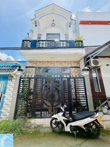 BÁN NHÀ 1T1L đúc, Giá rẻ nhất khu, xe hơi tới nhà BÁN NHÀ 1T1L đúc, Giá rẻ nhất khu, xe hơi tới nhà