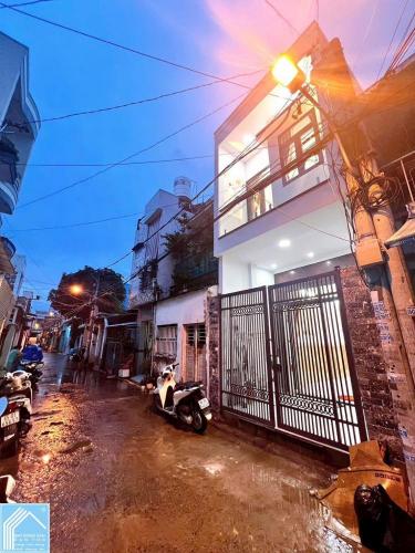 BÁN Nhà 1T1L đúc, Hẻm 89 Huỳnh Thúc Kháng (Hẻm thông ra Trần Hưng Đạo)