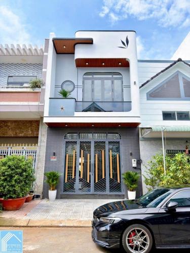 Bán nhà 1T1L đúc măt Mặt Tiền (KDC - VHTĐ). Tặng FULL Nội Thất