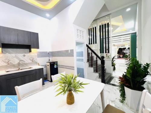Bán nhà 1T1L đúc, MẶT TIỀN (KDC Thới Nhựt 1). Gần Chợ An Khánh, tặng FULL nội thất