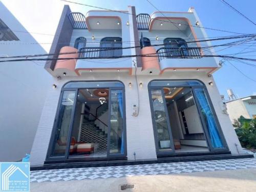 BÁN NHÀ 1T1L đúc mới -  KẾ ĐHCT - ĐHYD - BV Đa Khoa. Hẻm 11 N.V.Linh (cặp BV Đa khoa)