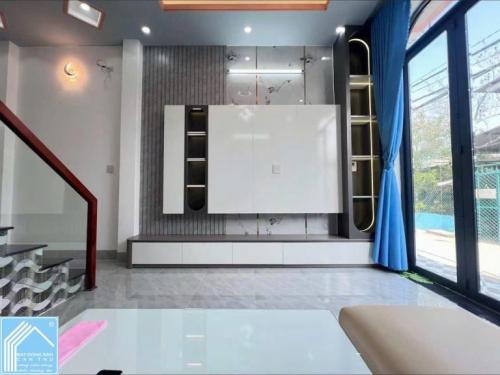BÁN NHÀ 1T1L đúc mới -  KẾ ĐHCT - ĐHYD - BV Đa Khoa. Hẻm 11 N.V.Linh (cặp BV Đa khoa)