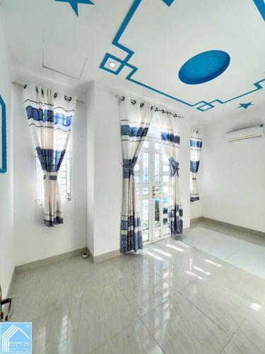 BÁN NHÀ 1T1L đúc, mới đẹp - HOÀN CÔNG đầy đủ (Nằm kế ĐẠI HỌC CÔNG NGHỆ CT)